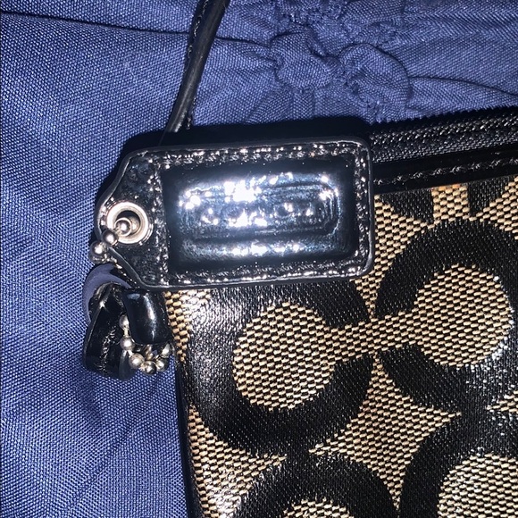 NWOT Coach COATED Gold and Black Wristlet with matching hang tag - Picture 5 of 8